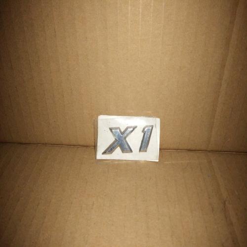奇瑞x1后标牌X1Y(X1)
