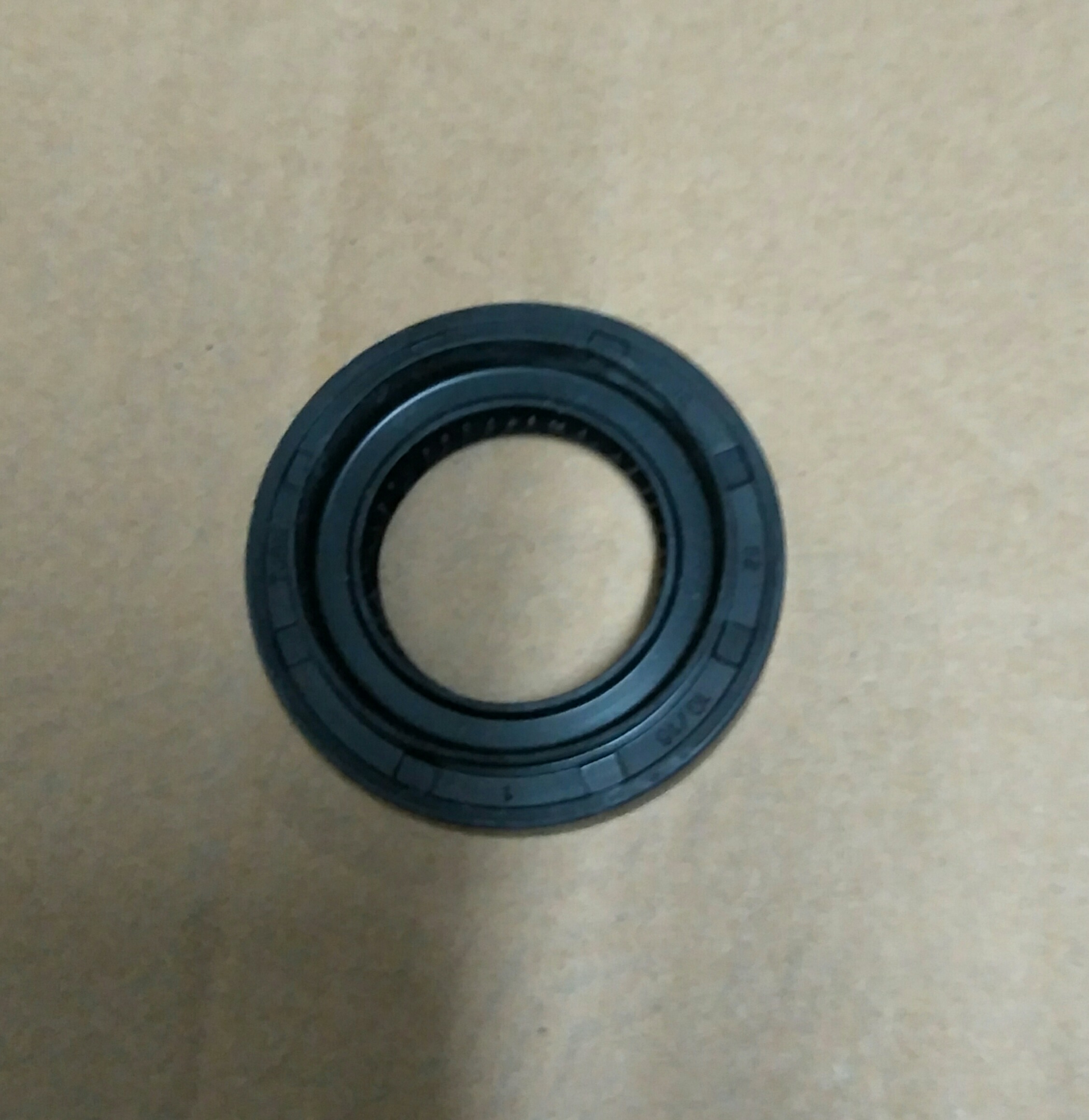 开瑞优优/优派/优胜驱动小锥齿油封