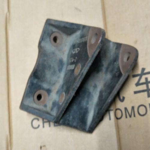 奇瑞东方之子SL发动机前支架B11自动档铸铁