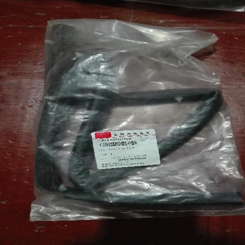 奇瑞威麟V5发动机舱中胶条V5Y