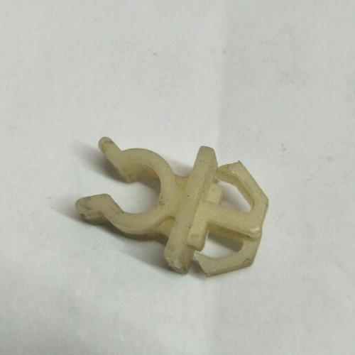 奇瑞风云2瑞虎机盖支撑杆卡子T11