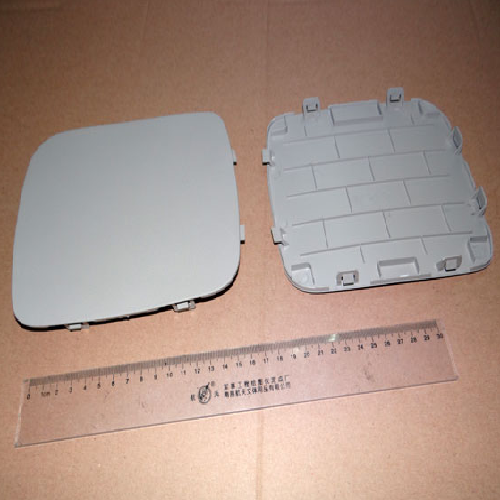 奇瑞瑞虎3后背门左护盖T13Y