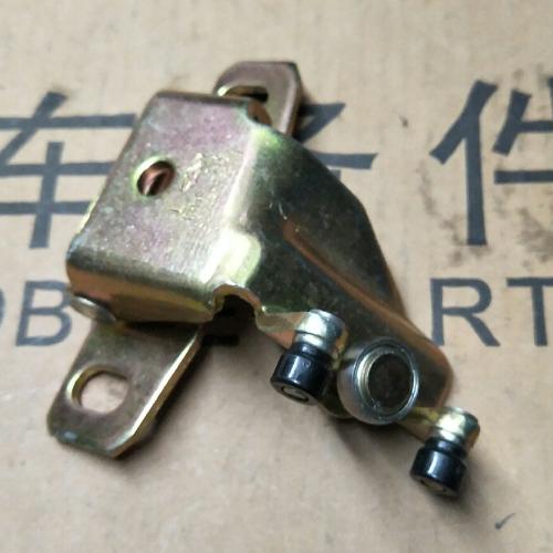 奇瑞开瑞优雅滑门铰链V2Y中间