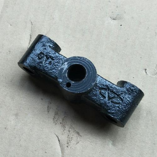 奇瑞QQ发动机右支架Q3Y