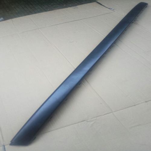 奇瑞A3中部后杠防檫条A3非亮