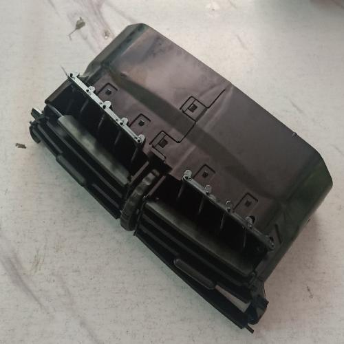 奇瑞瑞虎中间仪表板出风口T11