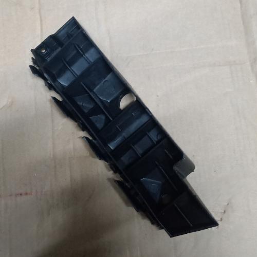 奇瑞瑞虎3左前杠安装支架T13-