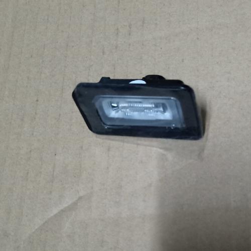 奇瑞瑞虎7牌照灯T15Y