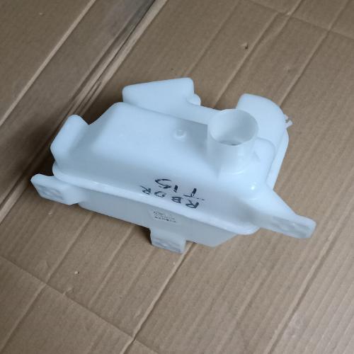 奇瑞X1M1喷水壶本体M1