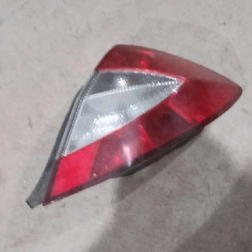 奇瑞A3右后尾灯A3Y三箱