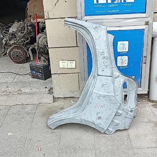 瑞琪M1左后叶子板M1Y割