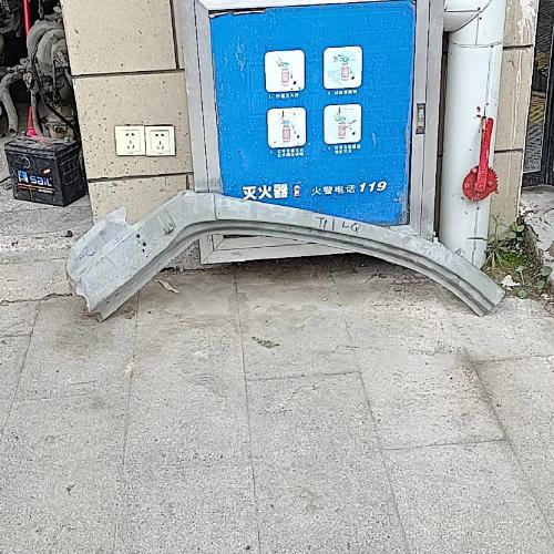 奇瑞瑞虎左A柱T11Y