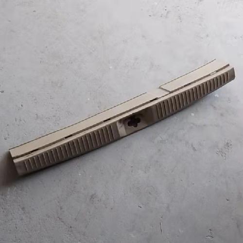 奇瑞威麟V5行李箱后装饰板V5