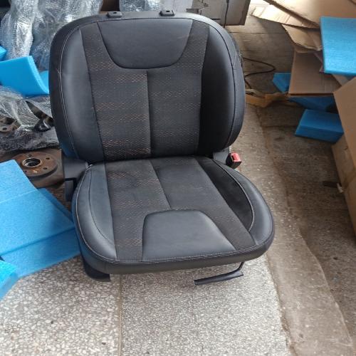 奇瑞瑞虎3X右前座椅3X黑色布
