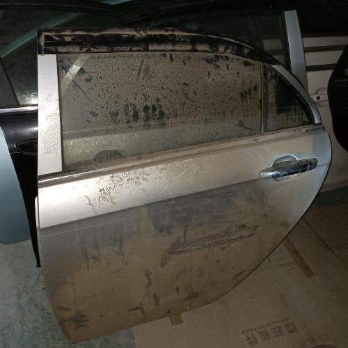 比亚迪L3左后车门L3银色