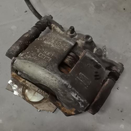 奇瑞观致3右前制动分泵GZ3