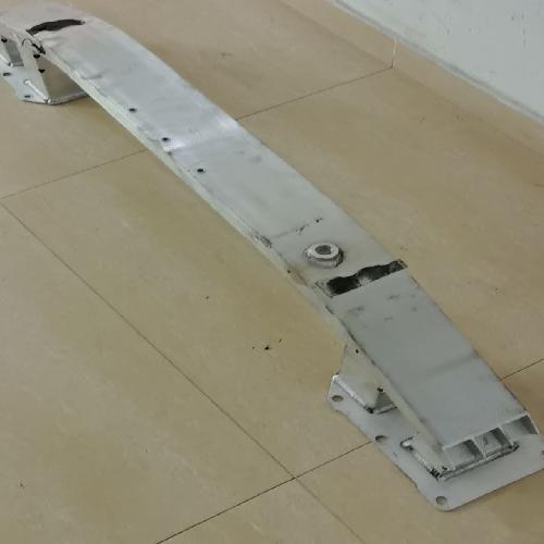 奇瑞艾瑞泽8前杠横梁M1E