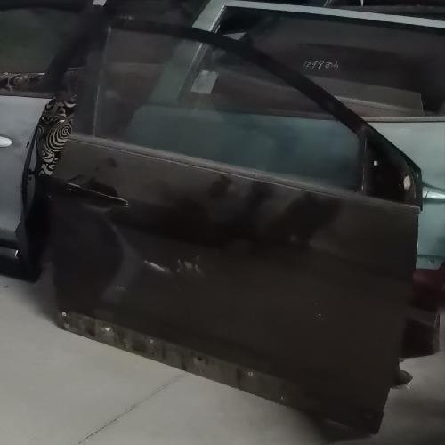 奇瑞瑞虎5右前车门T21拆黑