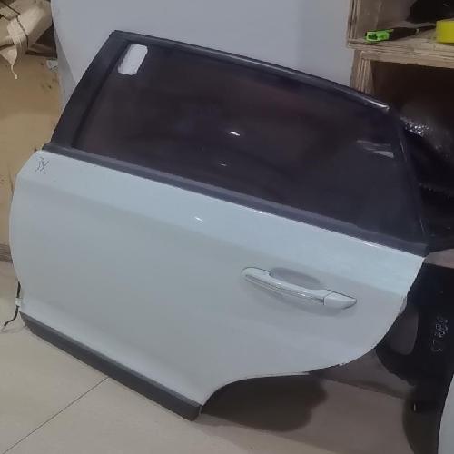 奇瑞瑞虎3X左后车门总成