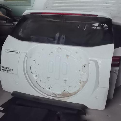 奇瑞瑞虎3后背门T13拆白色